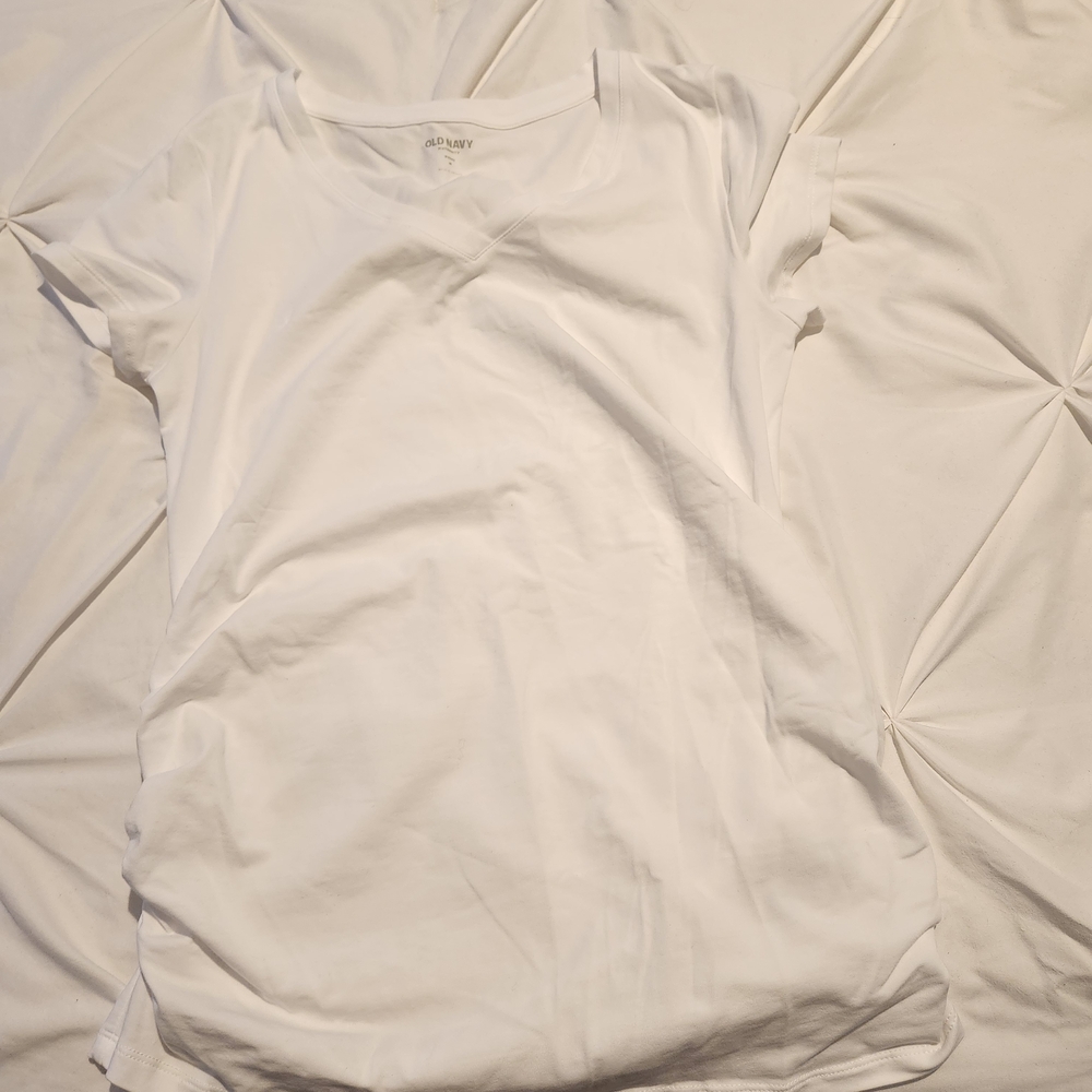 Old Navy White Short Sleeve Tee Maternity Fitted